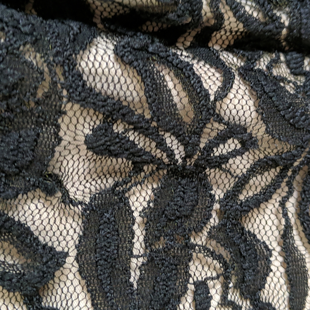 Eliza J lace dress with peek-a-boo shoulders Sz 6 - Picture 6 of 6